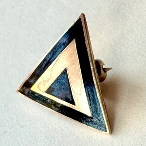 Delphian Society Pin Badge for Women's Education